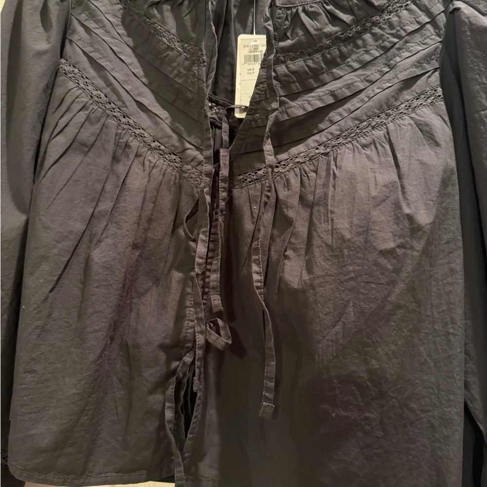 NWT Aerie Charcoal Smocked Blouse. Size Small With Balloon Sleeves - Picture 2 of 11